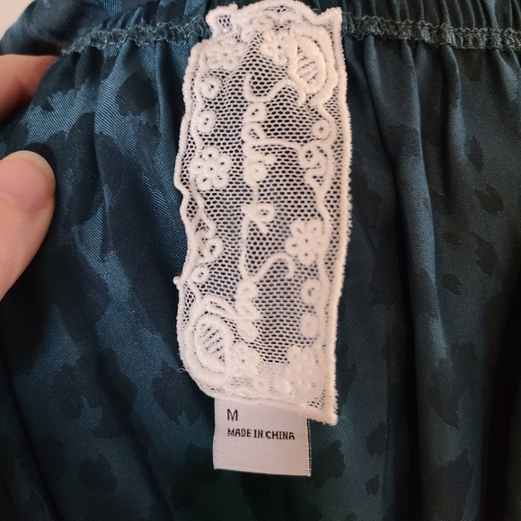 Sadie & Sage Blue Green Smocked Waist Balloon Sleeve AOP Satin Dress Womens M - Picture 6 of 9